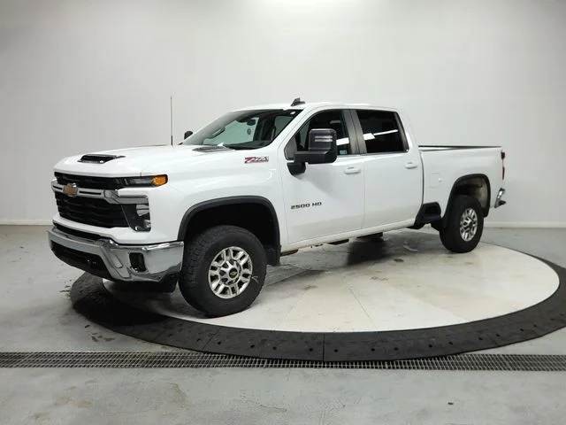 Used 2024 White Chevrolet LT image 4