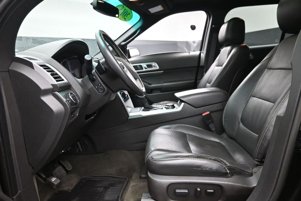 Used 2015 Black Ford Sport image 17