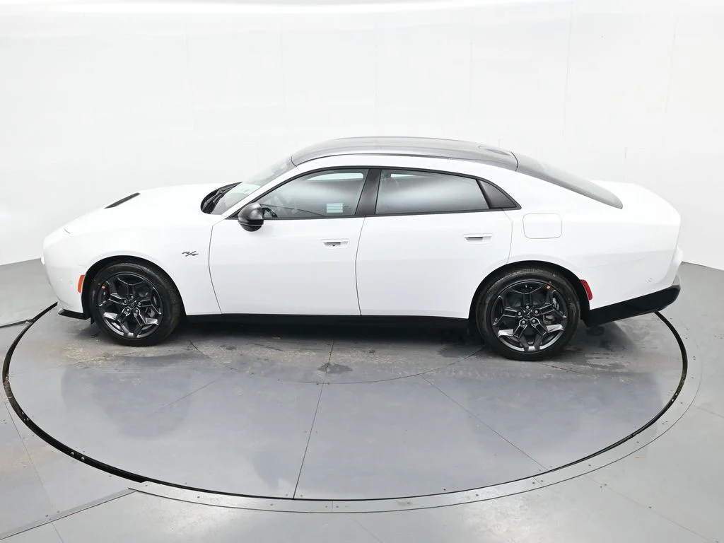 New 2026 White Knuckle Exterior Paint Dodge R/T image 32