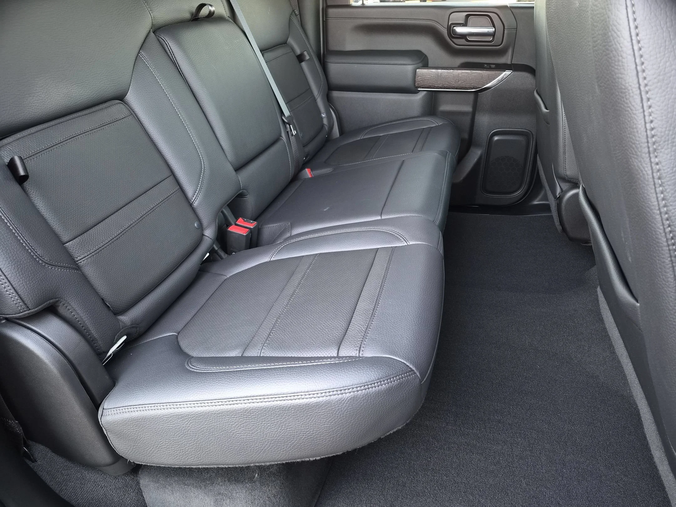 Used 2023 Summit White GMC Denali image 27