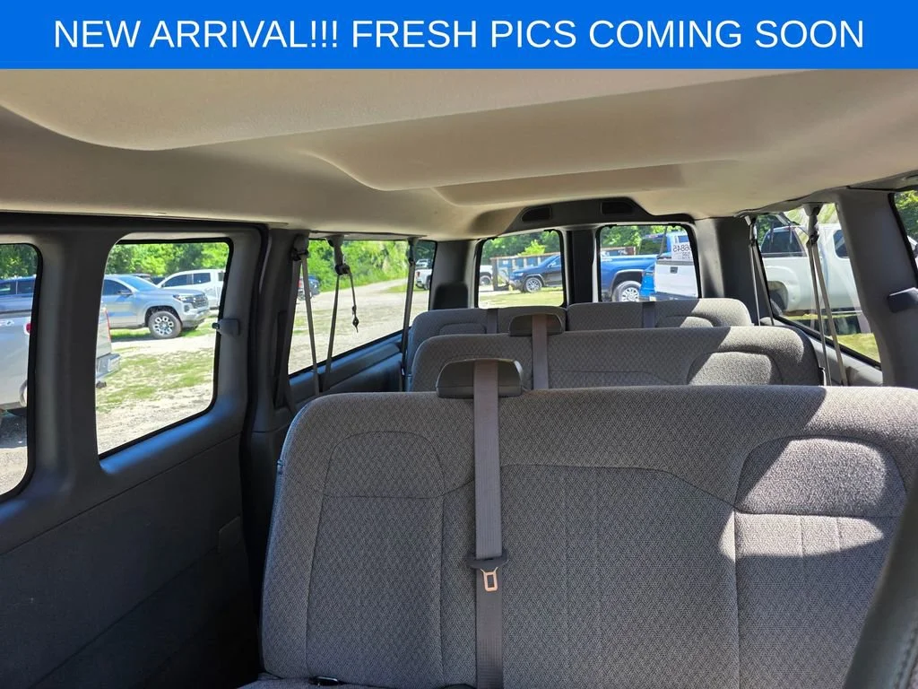 Used 2025 Summit White Chevrolet 1LT image 9