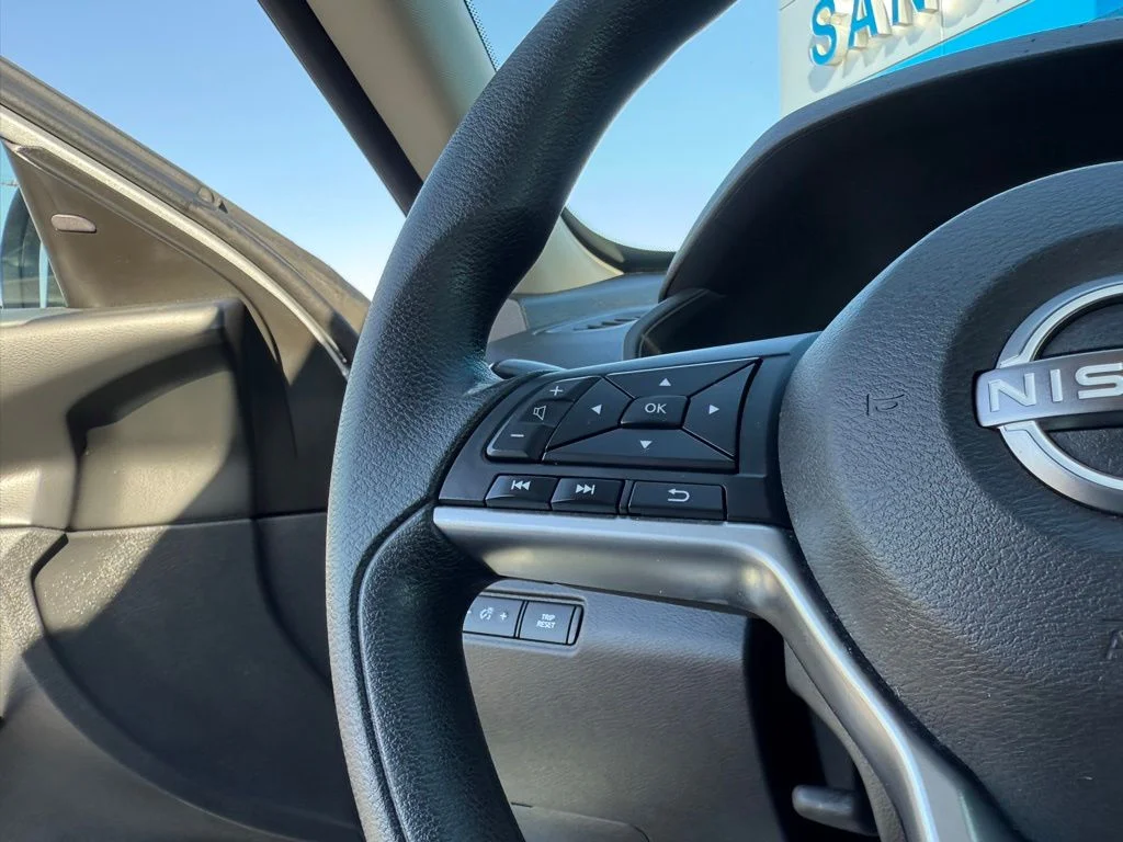 Used 2024 Silver Nissan 2.5 SV image 19