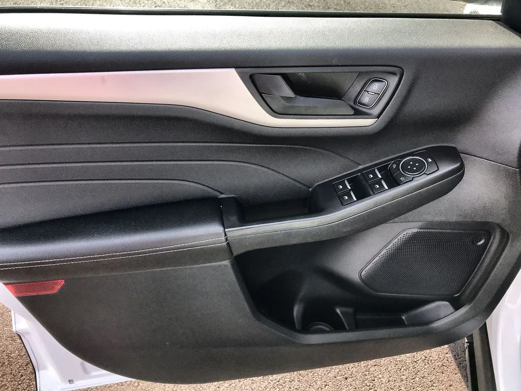 Used 2022 White Ford SE image 15