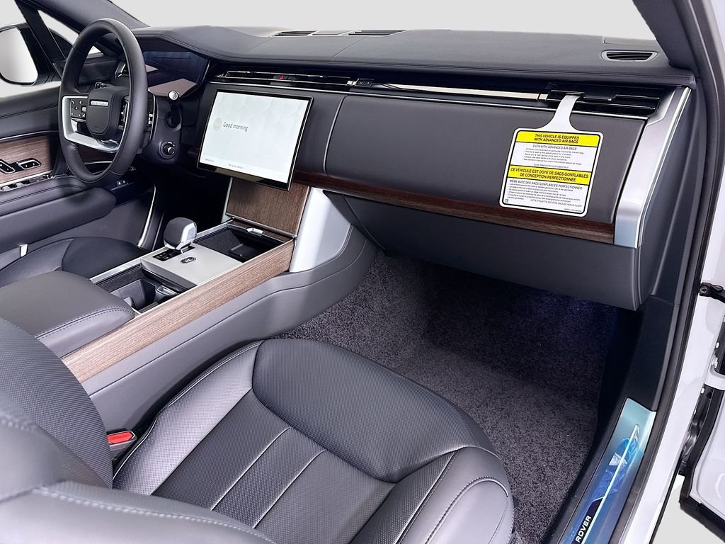New 2026 Fuji White Land Rover SE image 17