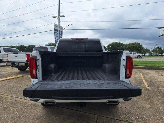 Used 2023 WHITE GMC AT4 image 30