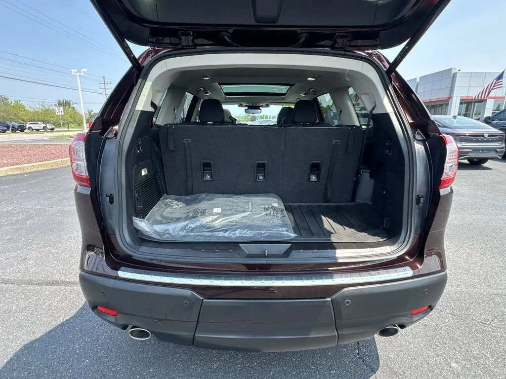 Used 2025 Red Subaru Touring image 32