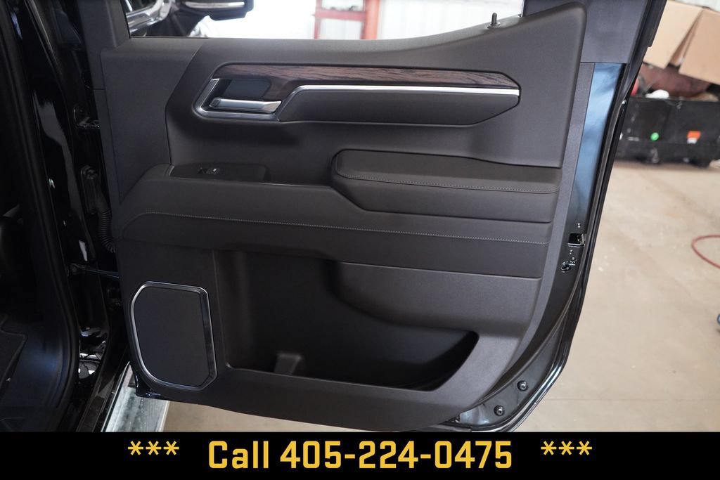 New 2026 Onyx Black GMC SLT image 28