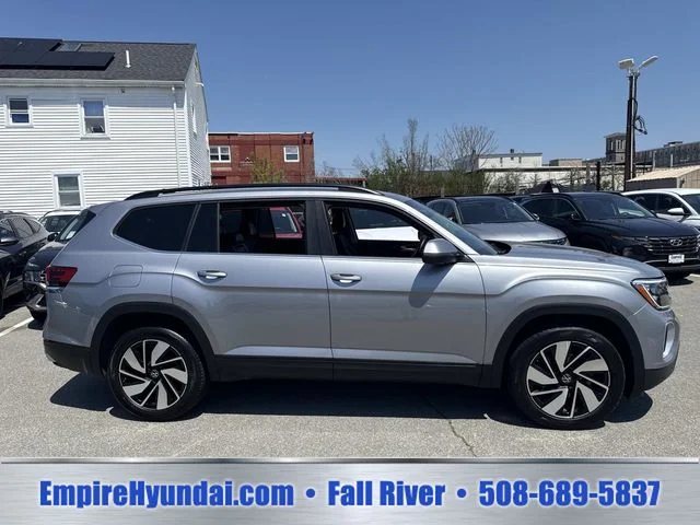 Used 2024 Gray Volkswagen 2.0T SE w/Technology image 3