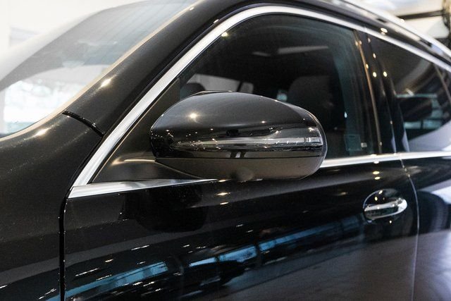 Used 2026 Black Mercedes-Benz GLB 250 image 9