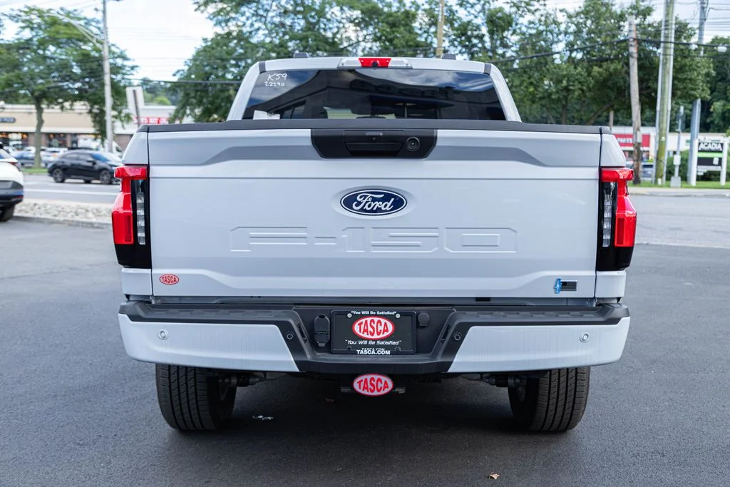 2025 Ford F-150 Lightning Flash - Photo 5