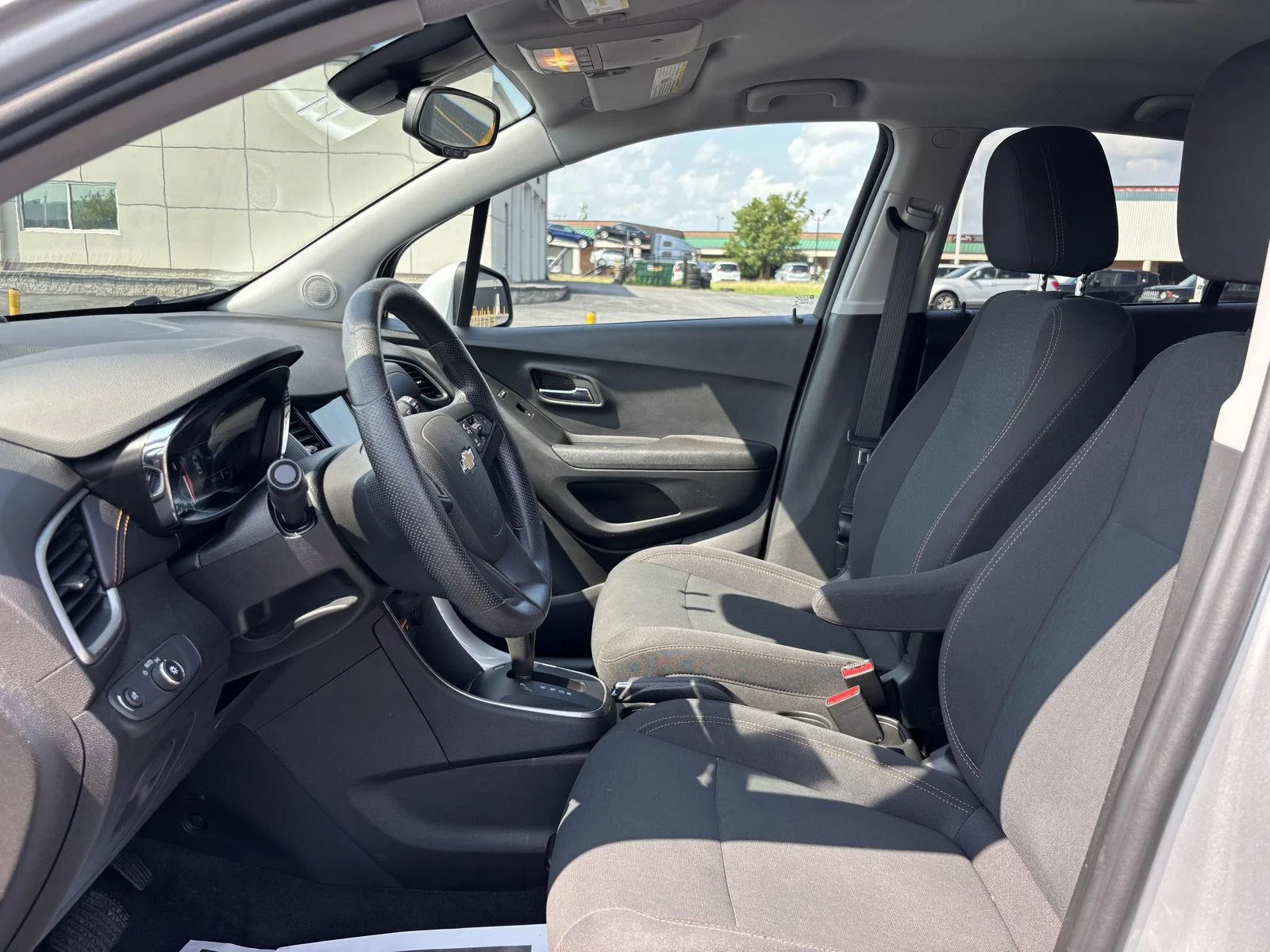 Used 2019 SILVER ICE METALLIC Chevrolet LS image 27