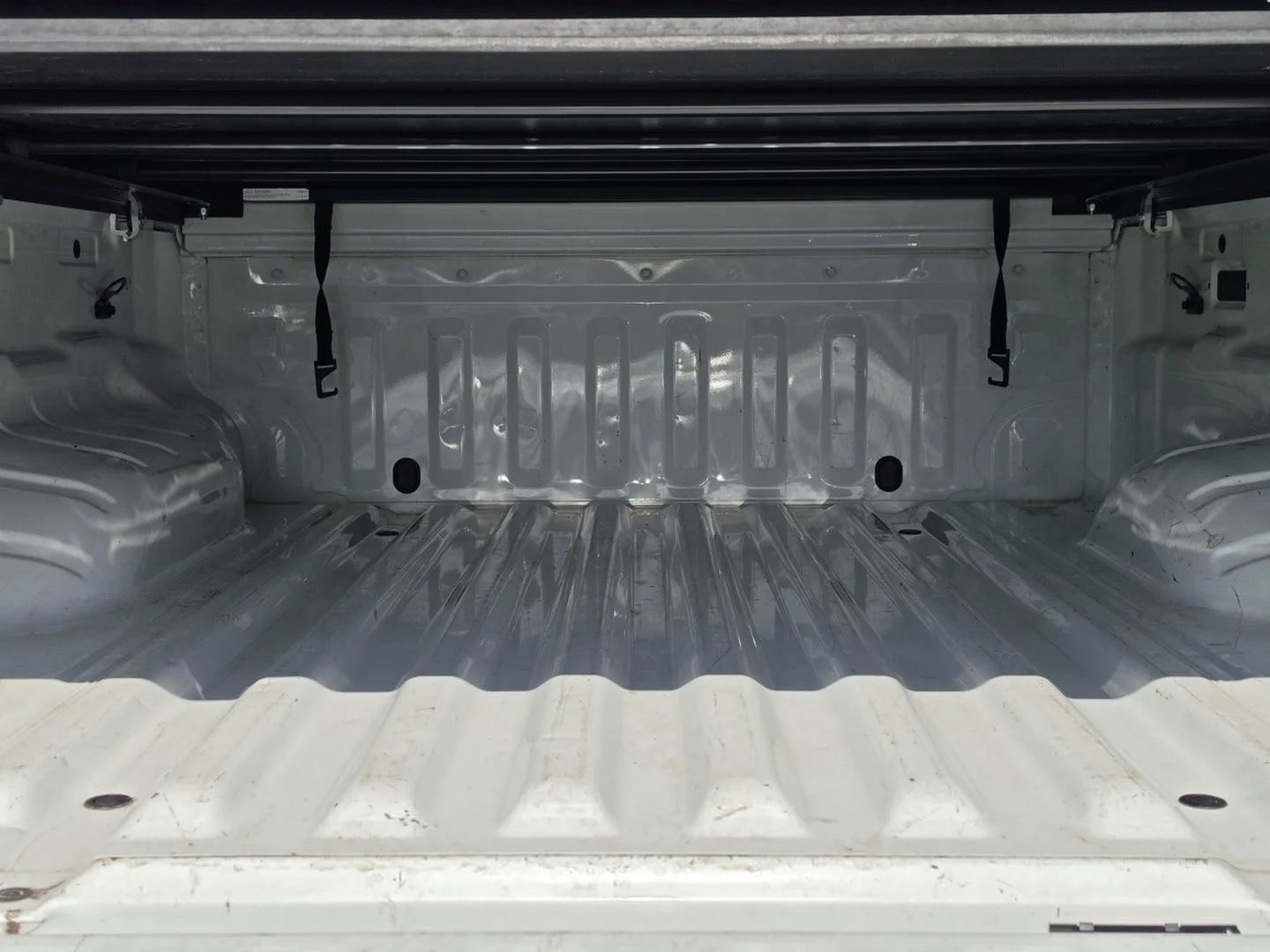 Used 2022 White Nissan S image 15