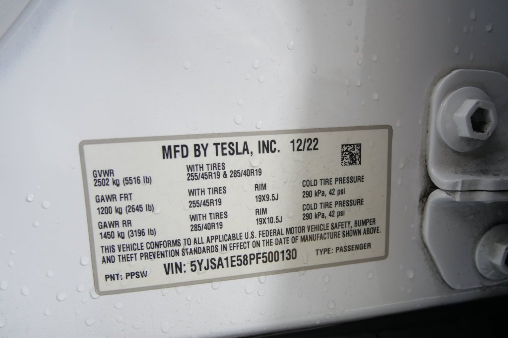 Used 2023 Pearl White Multi-Coat Tesla Base image 32