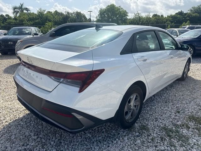 Used 2024 White Hyundai SE image 6
