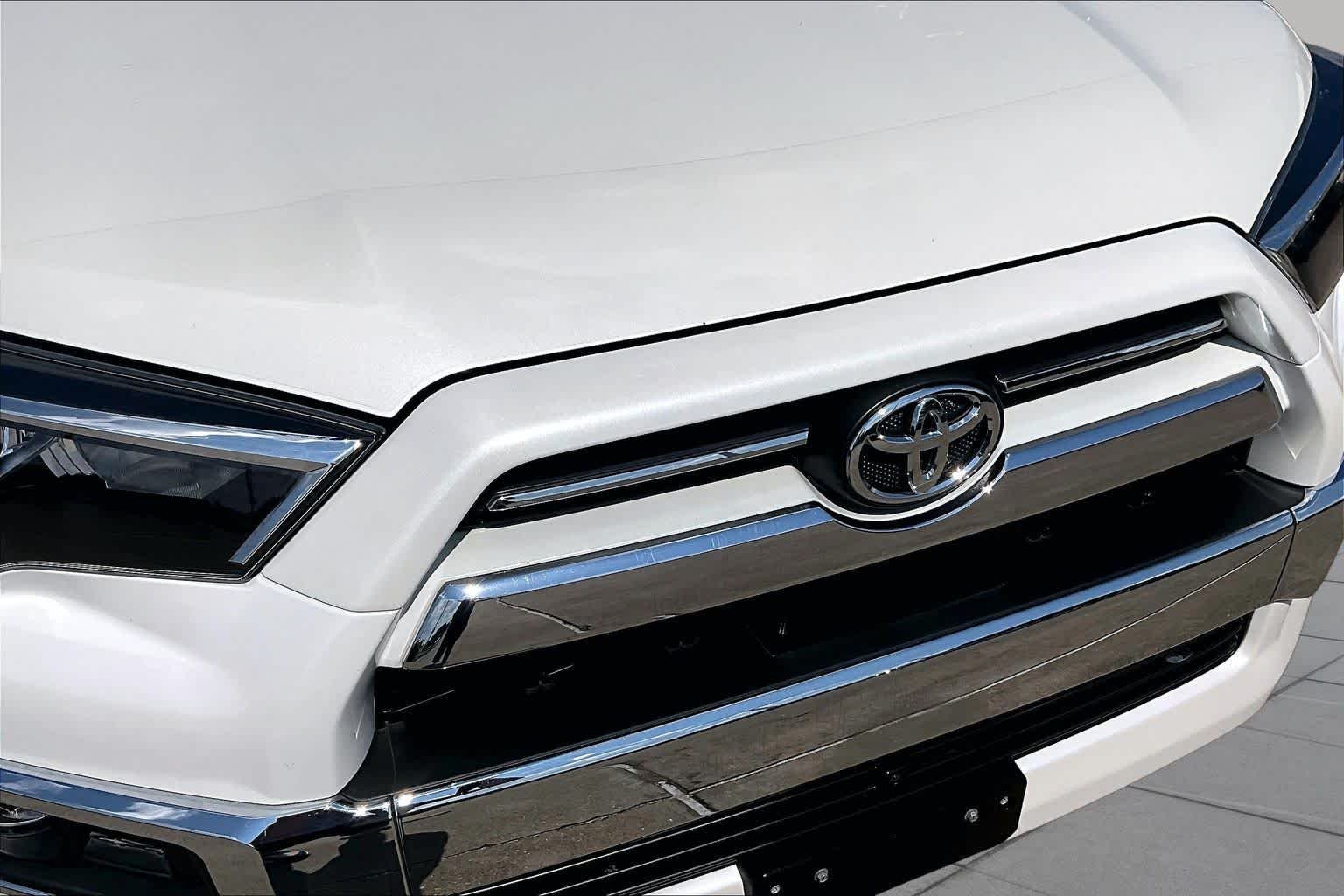 Used 2022 Blizzard Pearl Toyota Limited image 30
