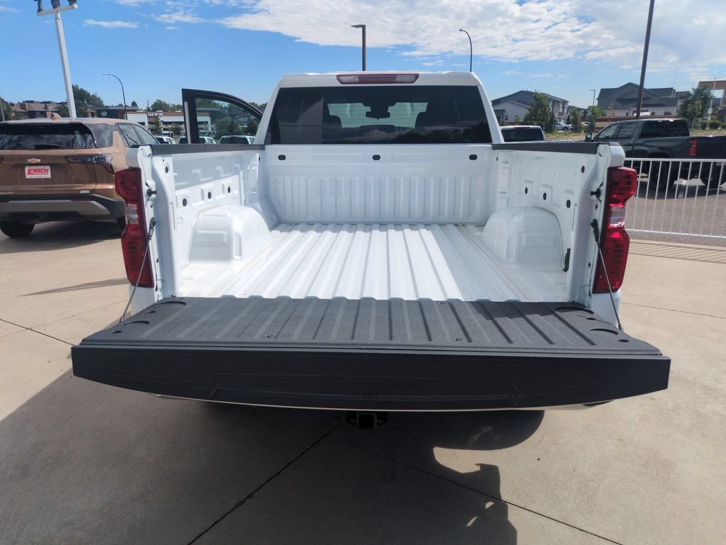 Used 2023 SUMMIT WHITE Chevrolet LT image 22