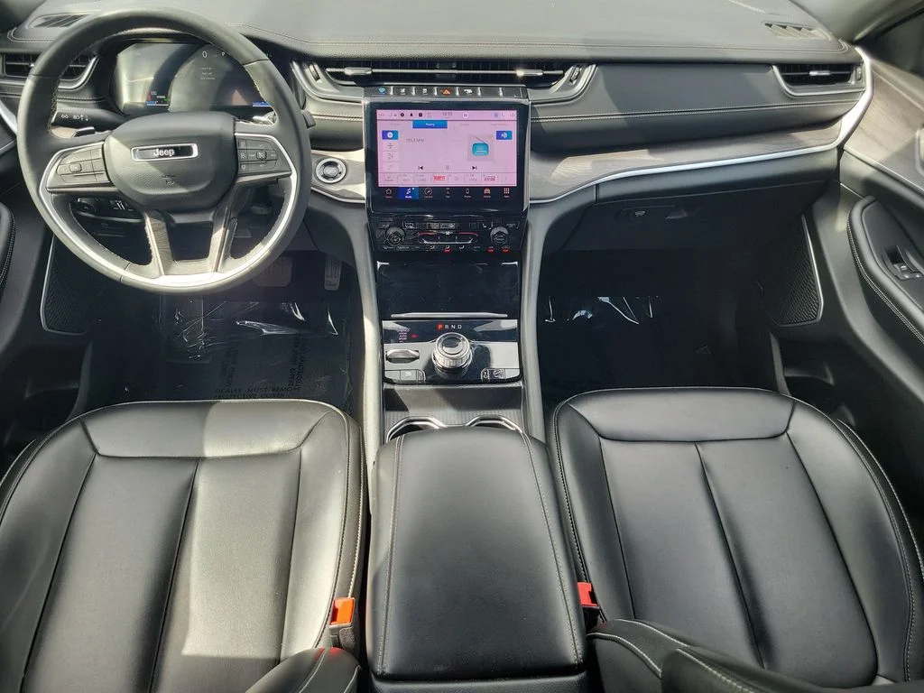 Used 2024 Silver Jeep 4xe image 18
