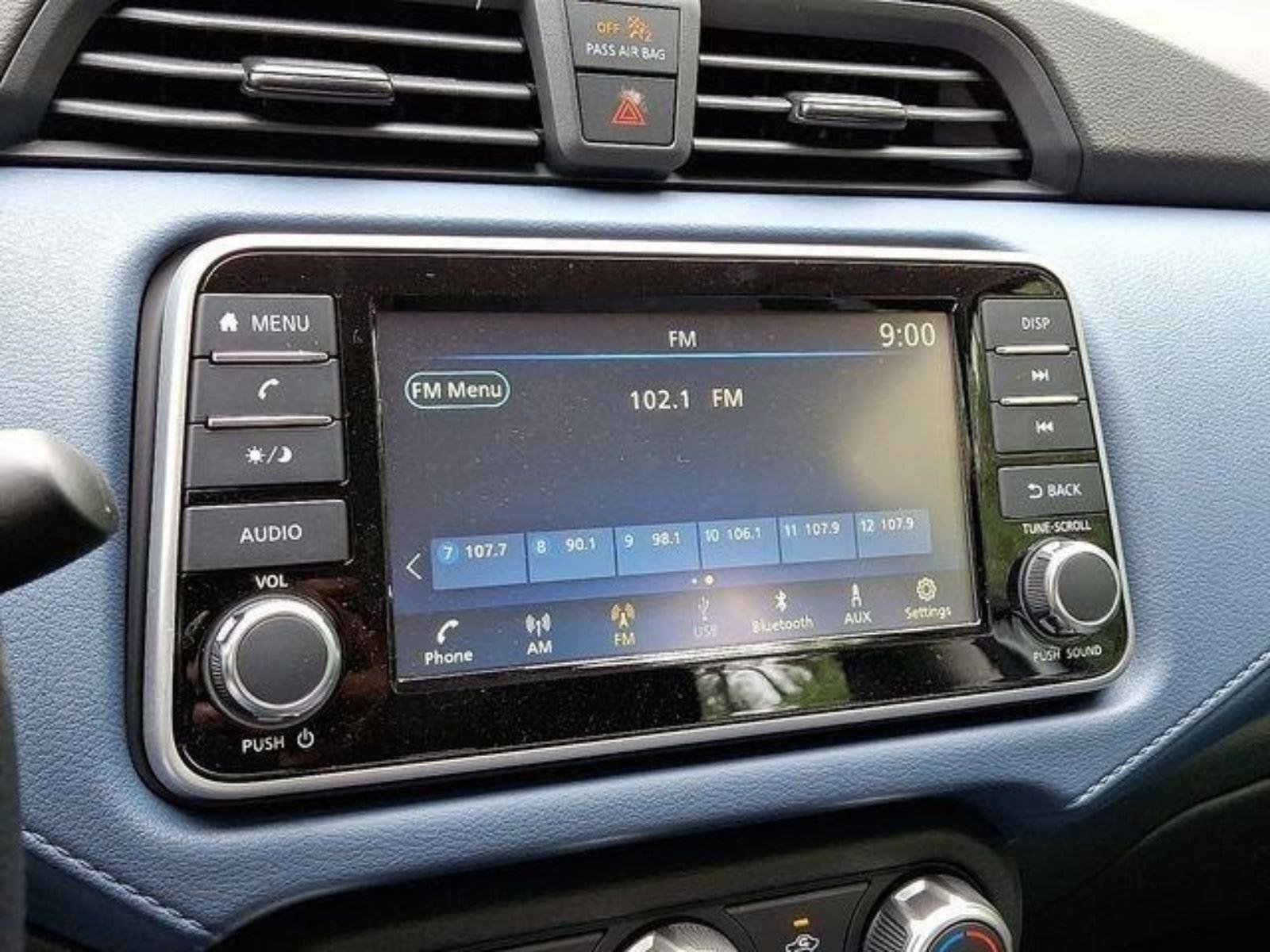 2025 Nissan Versa Sedan SV - Photo 12