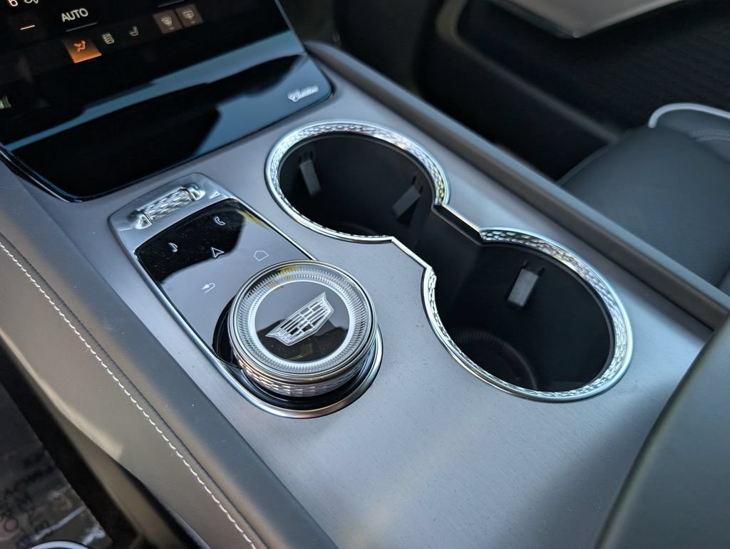 2027 Cadillac VISTIQ Platinum - Photo 28