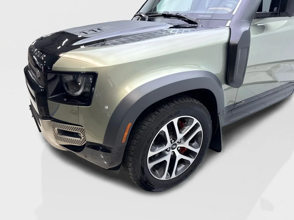 Used 2023 Green Land Rover X image 18