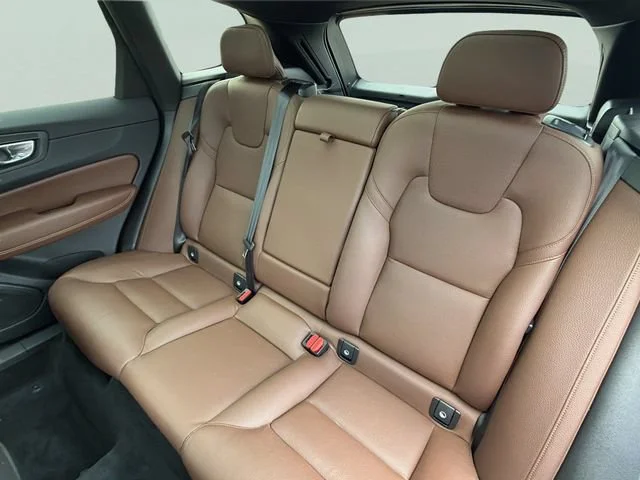 Used 2023  Volvo Plus Bright Theme image 18