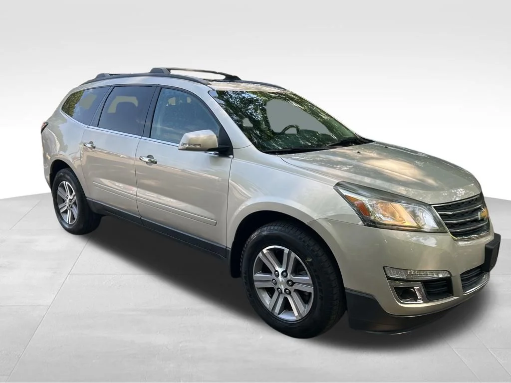 Used 2015 Gold Chevrolet LT image 8