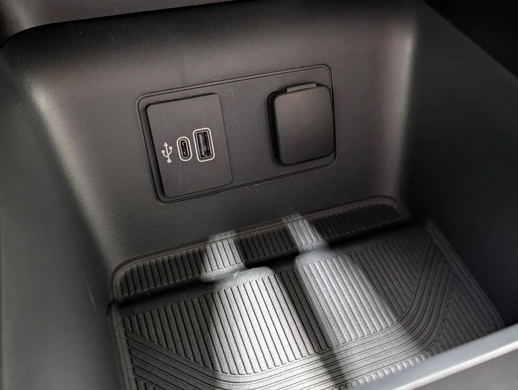 New 2026 Carbonized Gray Metallic Ford Active image 7