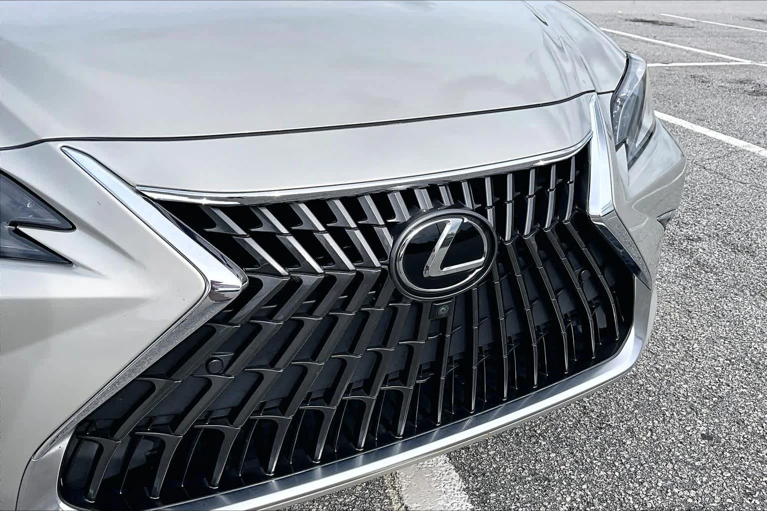 Used 2022 Moonbeam Beige Metallic Lexus Ultra Luxury image 30