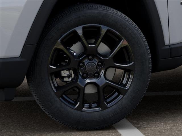 New 2026 Bright White Clear-Coat Exterior Paint Jeep Latitude image 8