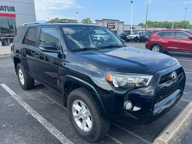 Used 2018  Toyota SR5 image 2
