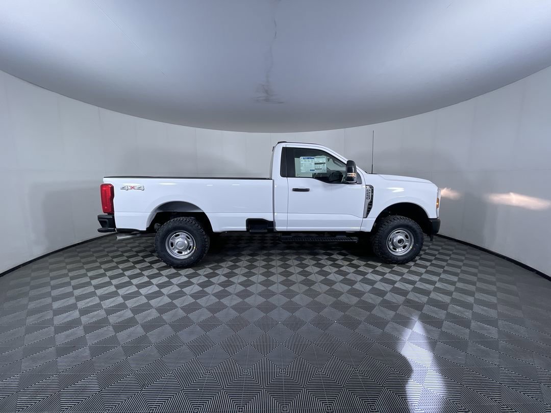 New 2026 Oxford White Ford XL image 9