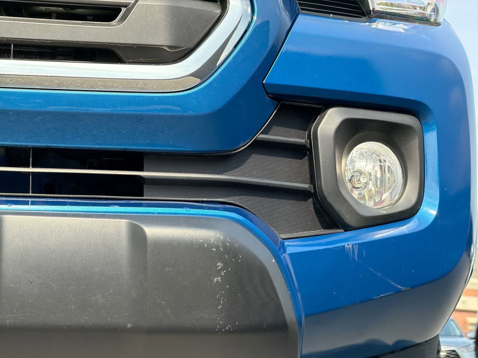 Used 2018 Blazing Blue Pearl Toyota SR5 image 11