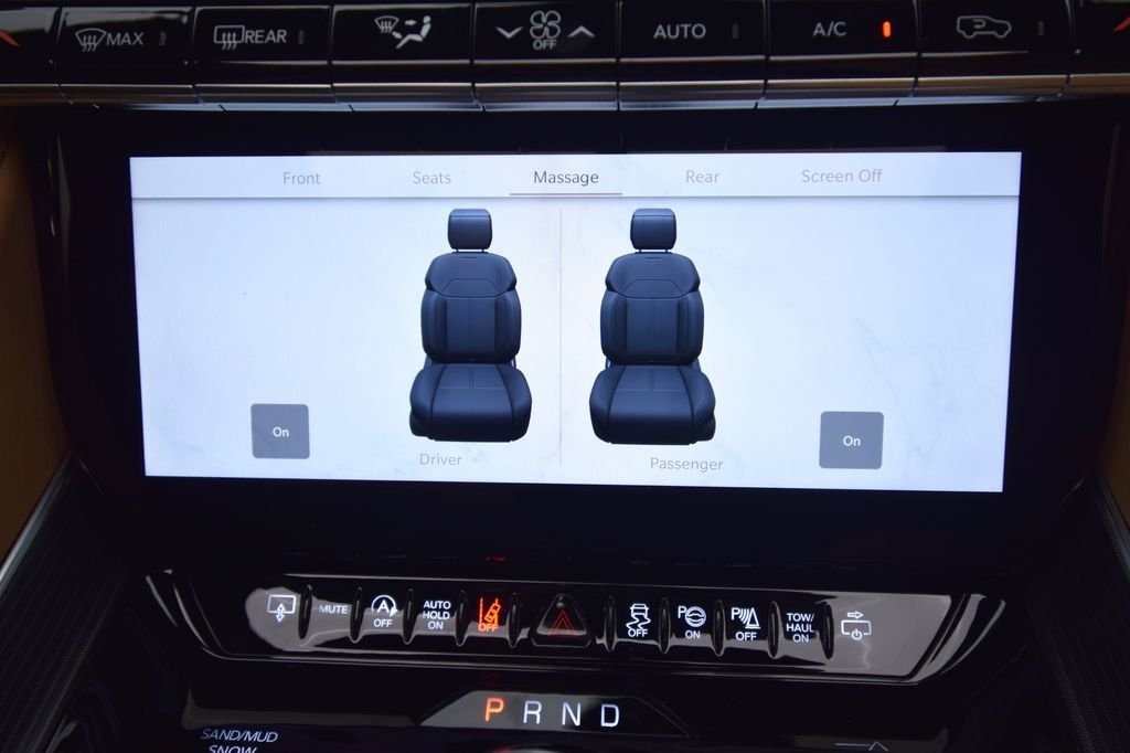 New 2026 Bright White Clear-Coat Exterior Paint Jeep Summit Reserve image 22