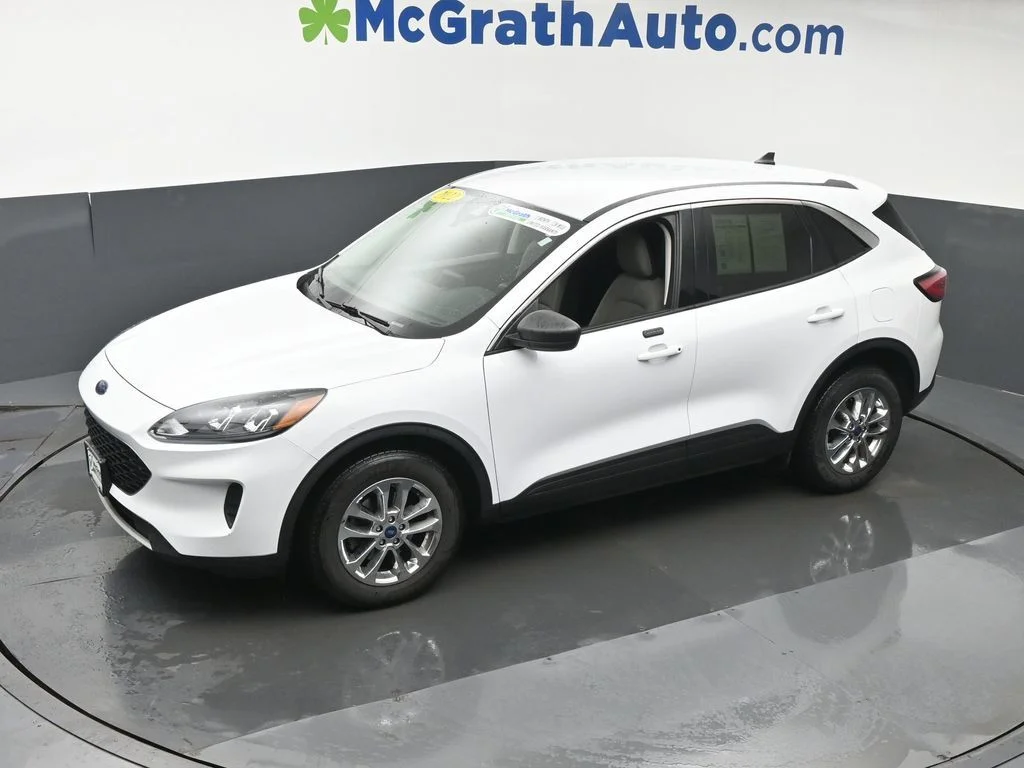 Used 2022 White Ford SE image 22