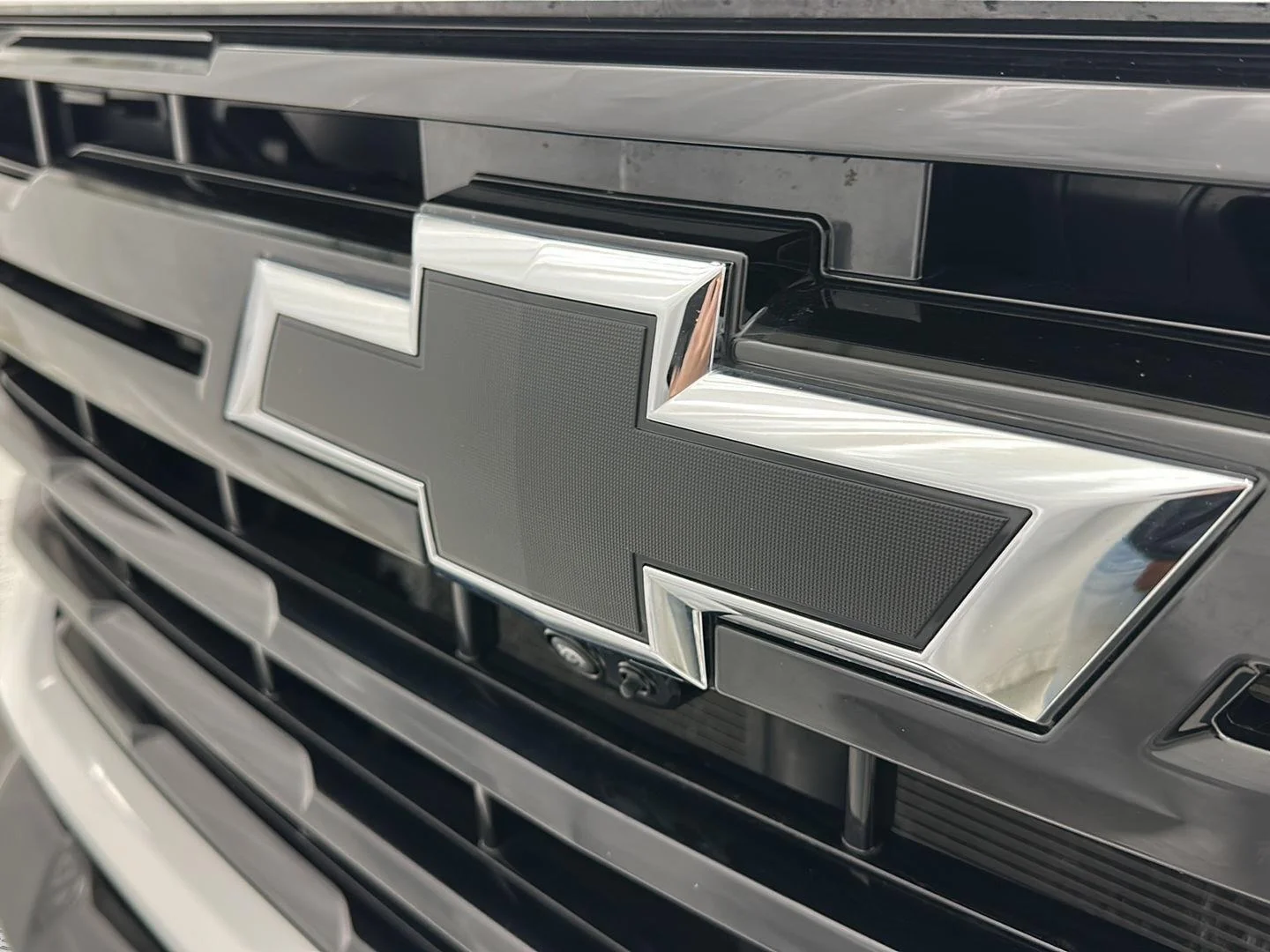 Used 2025 Summit White Chevrolet LT image 29