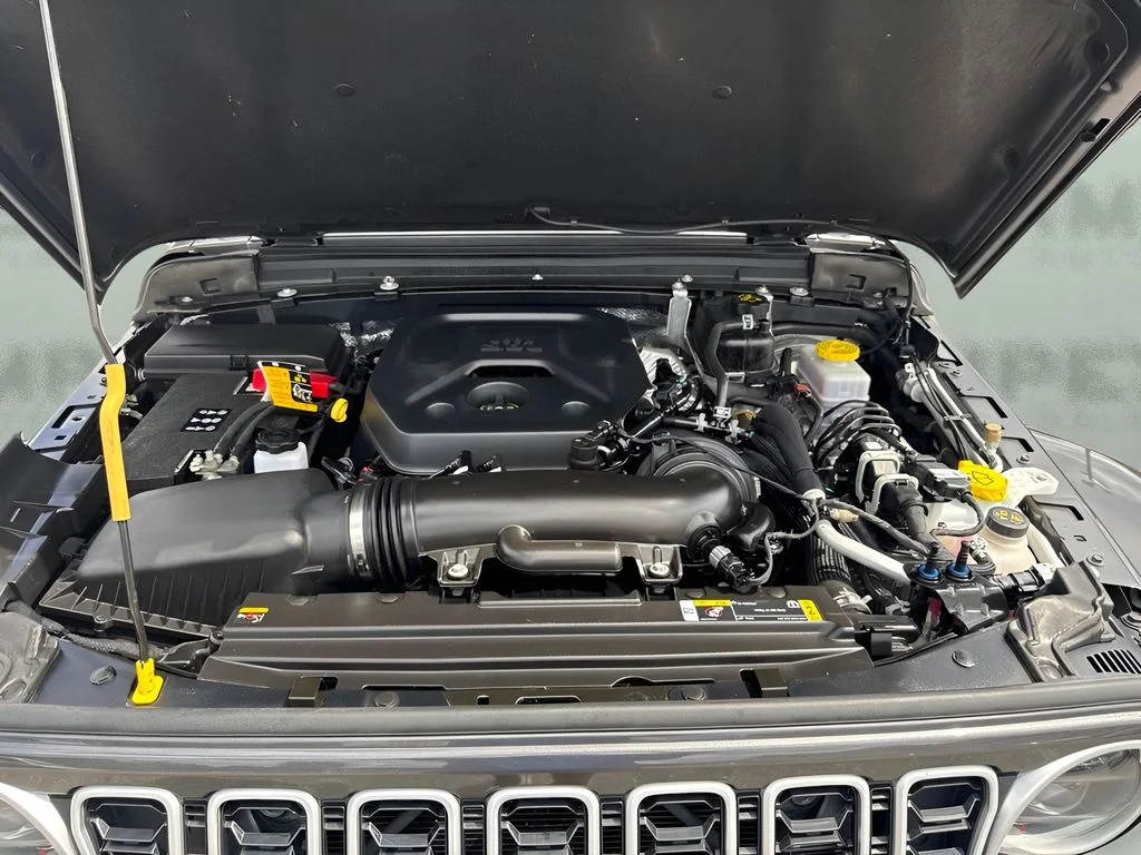 Used 2025 Gray Jeep Sahara image 29
