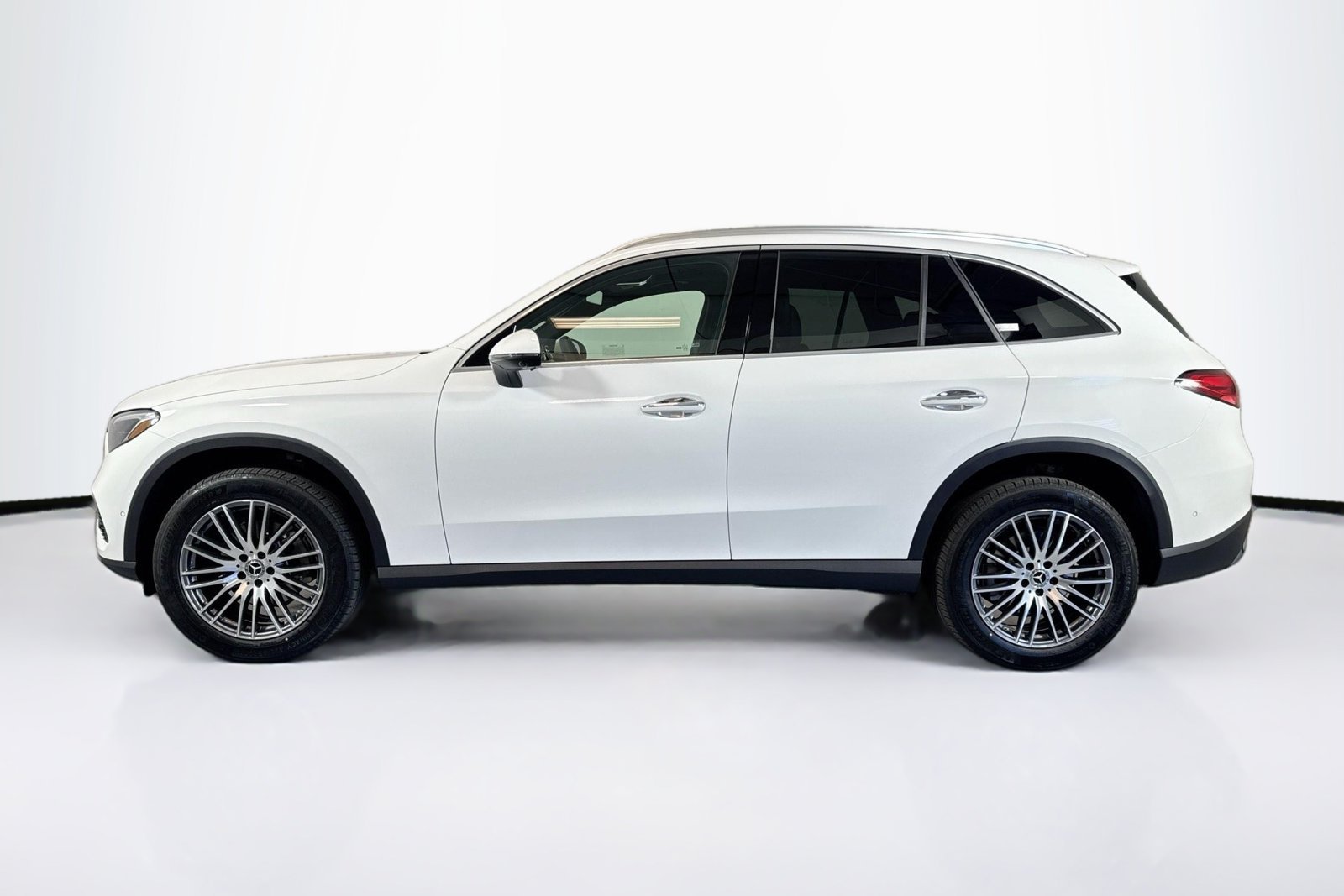 New 2026 Polar White Mercedes-Benz GLC 300 image 8