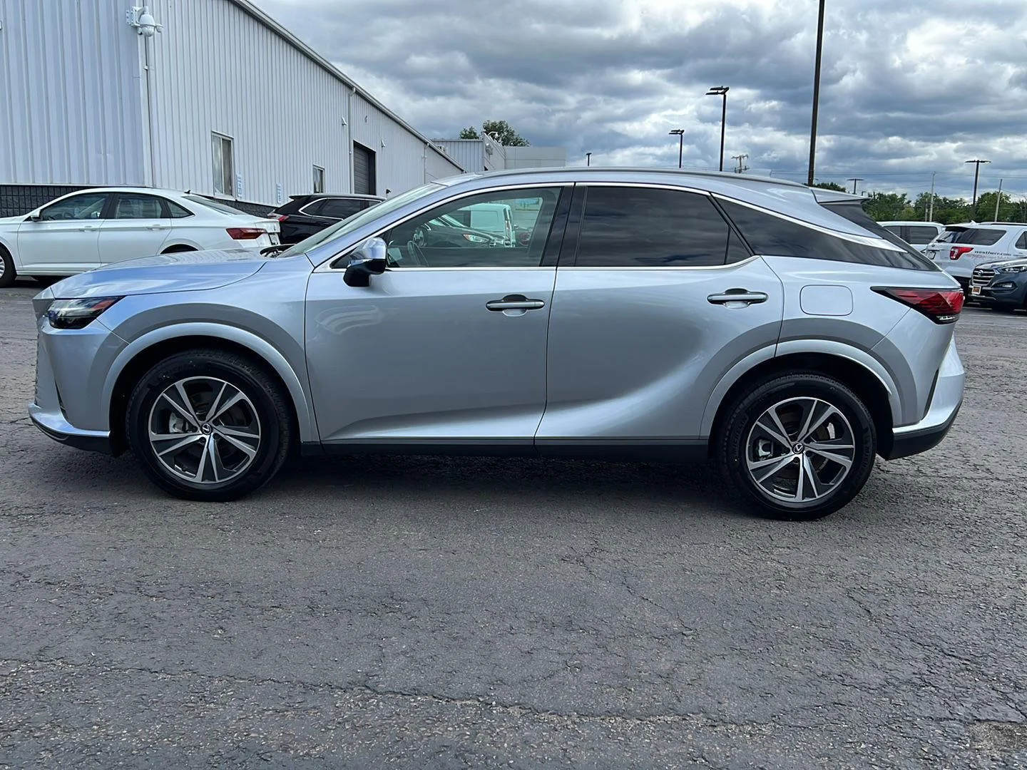 Used 2024 Iridium Lexus RX 350 Premium image 8