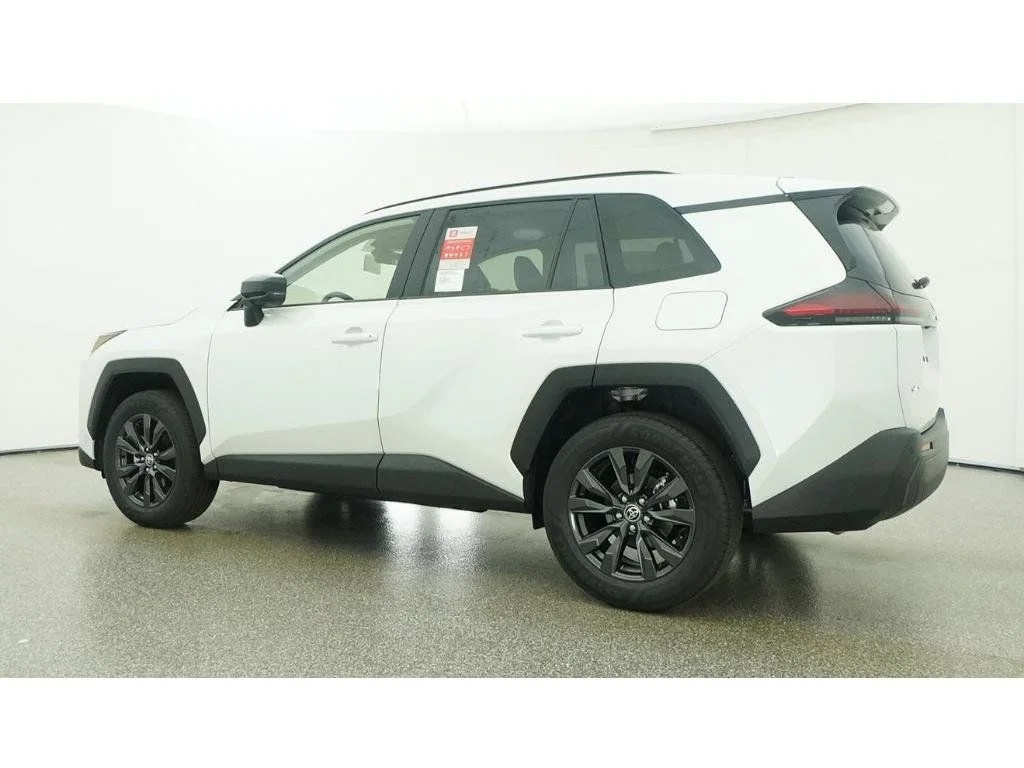 New 2026 Wind Chill Pearl Toyota XLE Premium image 26