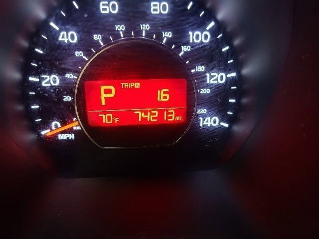 Used 2015 Titanium Gray Kia  image 19