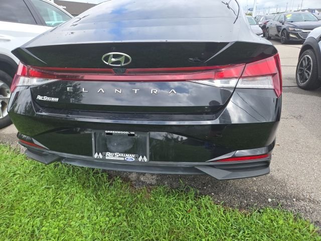 Used 2021 Black Hyundai SEL image 3