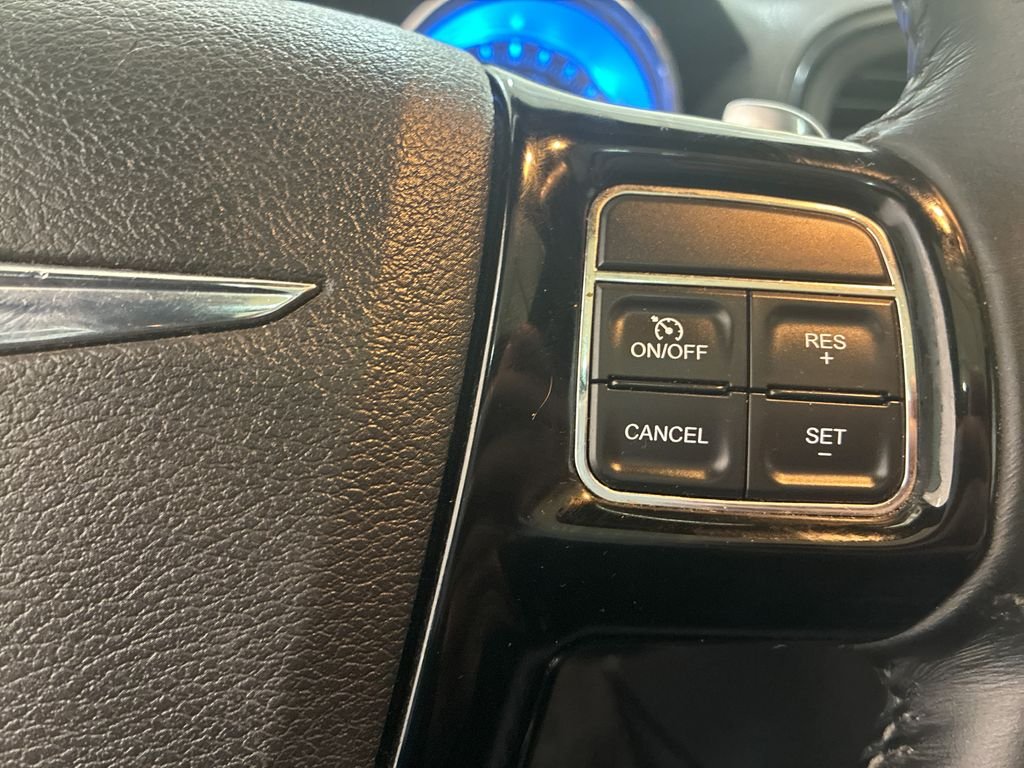 Used 2014 White Chrysler S image 18