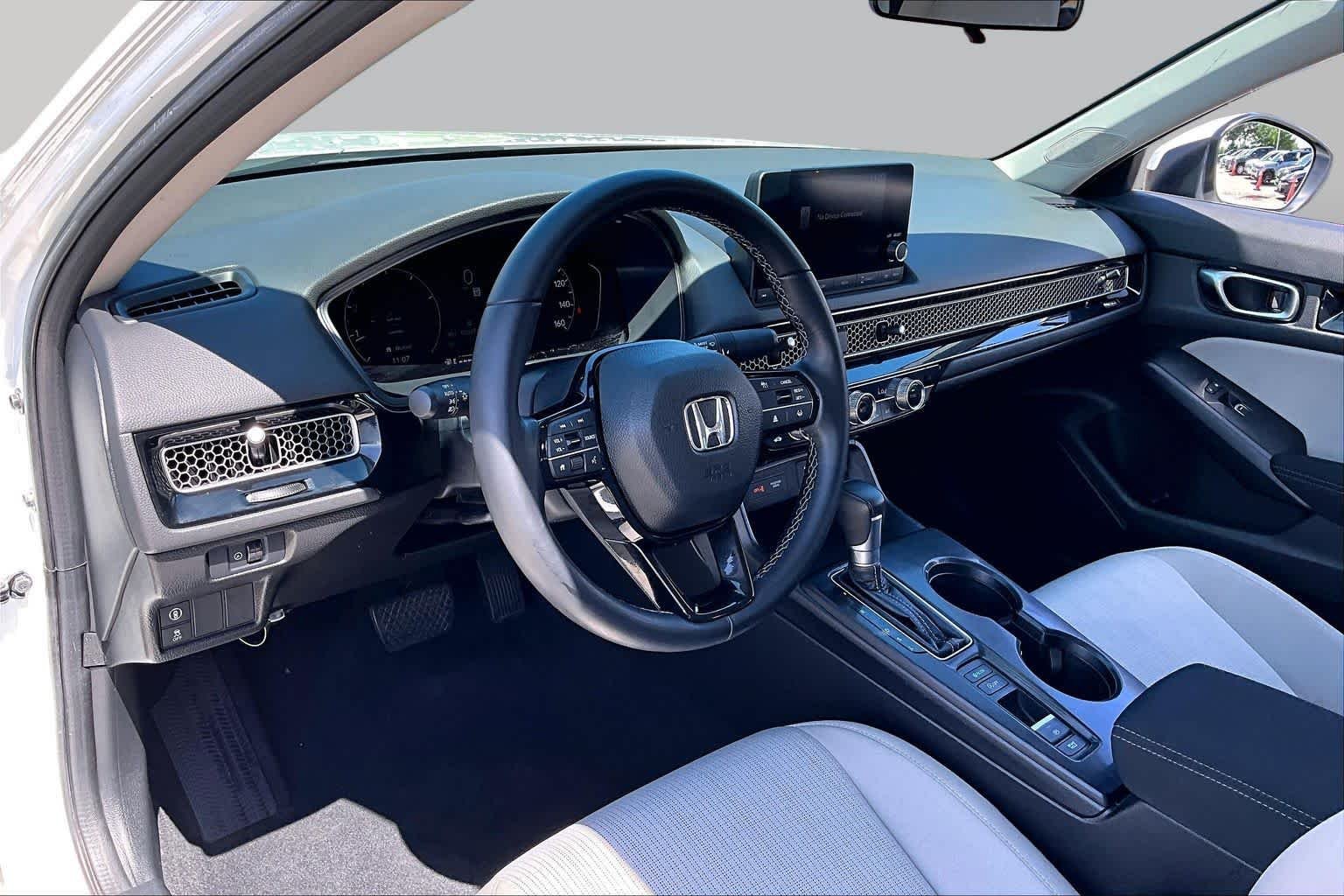 Used 2022 Platinum White Pearl Honda EX image 16