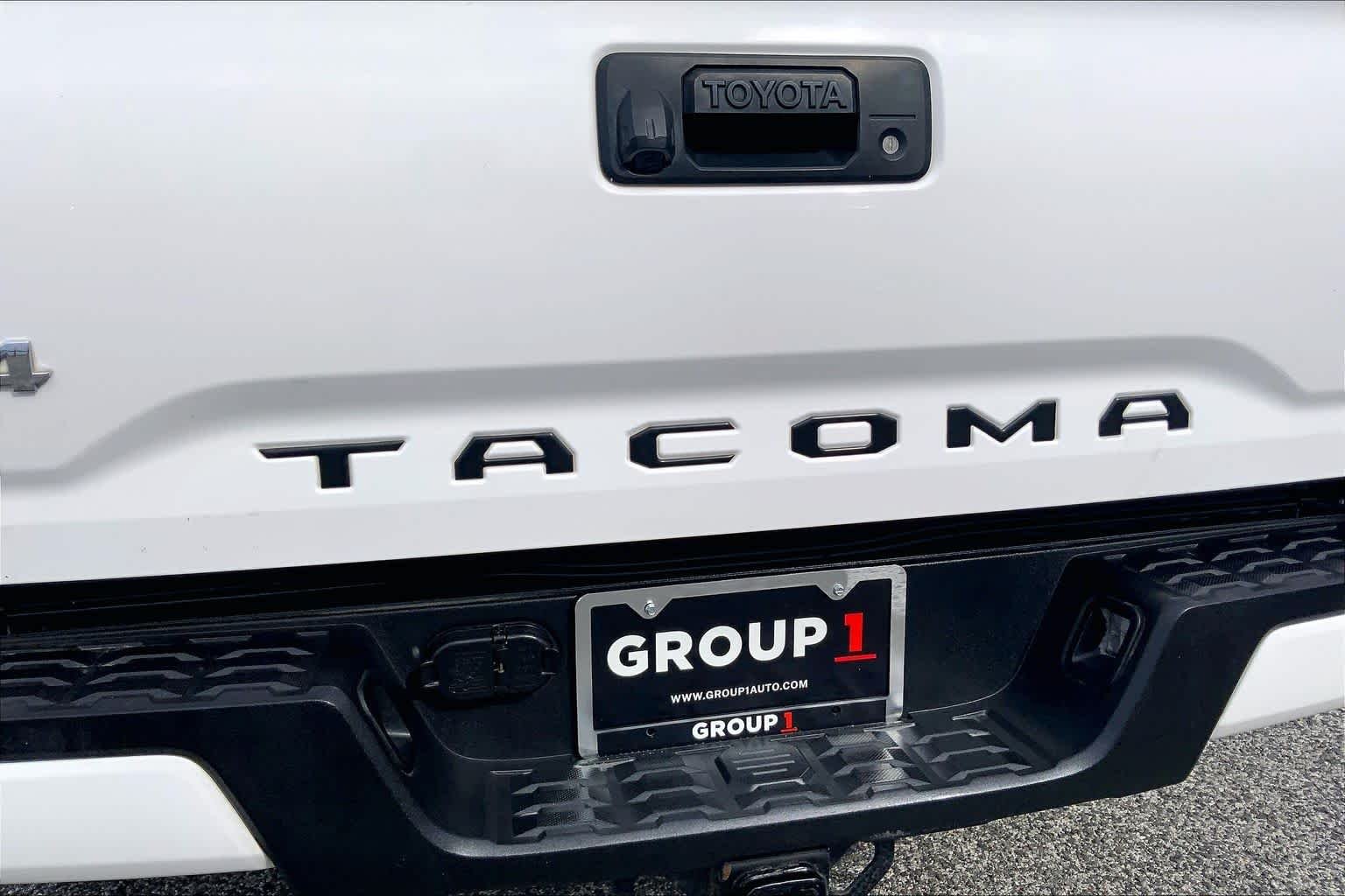 Used 2021 Super White Toyota SR image 10