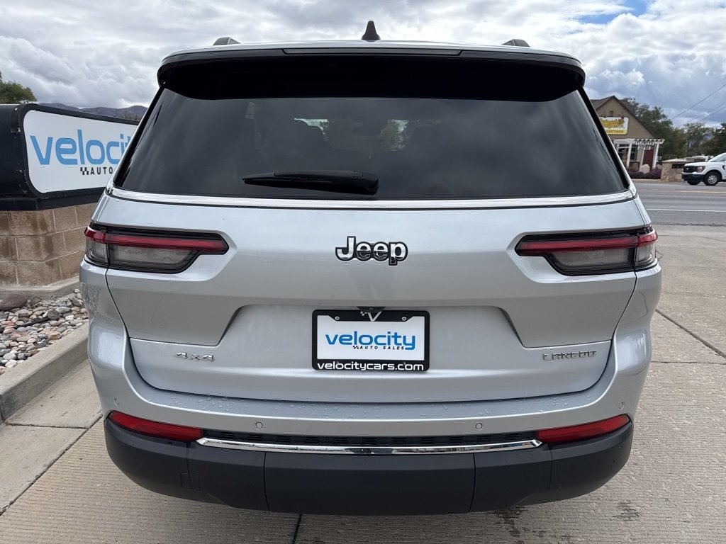 2023 Jeep Grand Cherokee Laredo photo 4