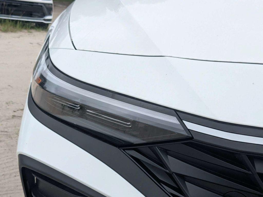 New 2026 White Hyundai SEL Sport image 9