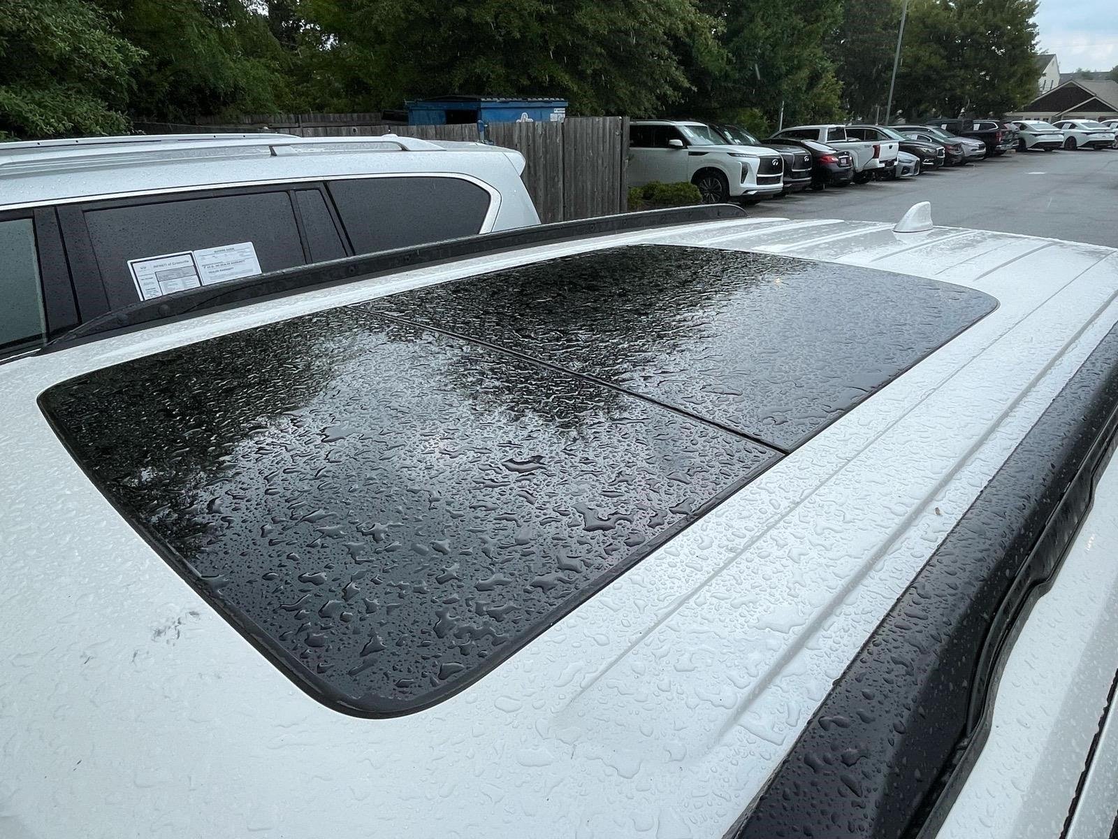 Used 2017 White Platinum Metallic Tri-Coat Ford XLT image 22