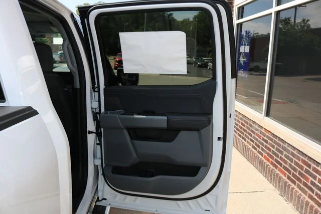 New 2026 Oxford White Ford XLT image 44