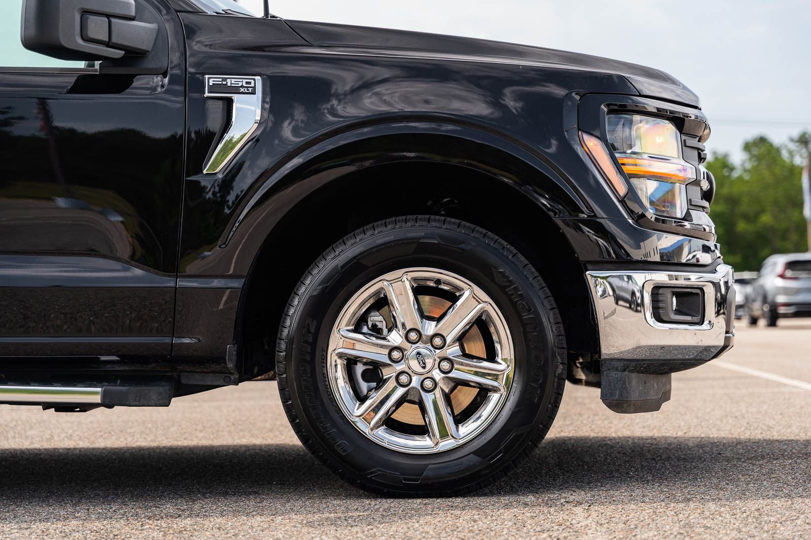 2025 Ford F-150 XLT - Photo 9