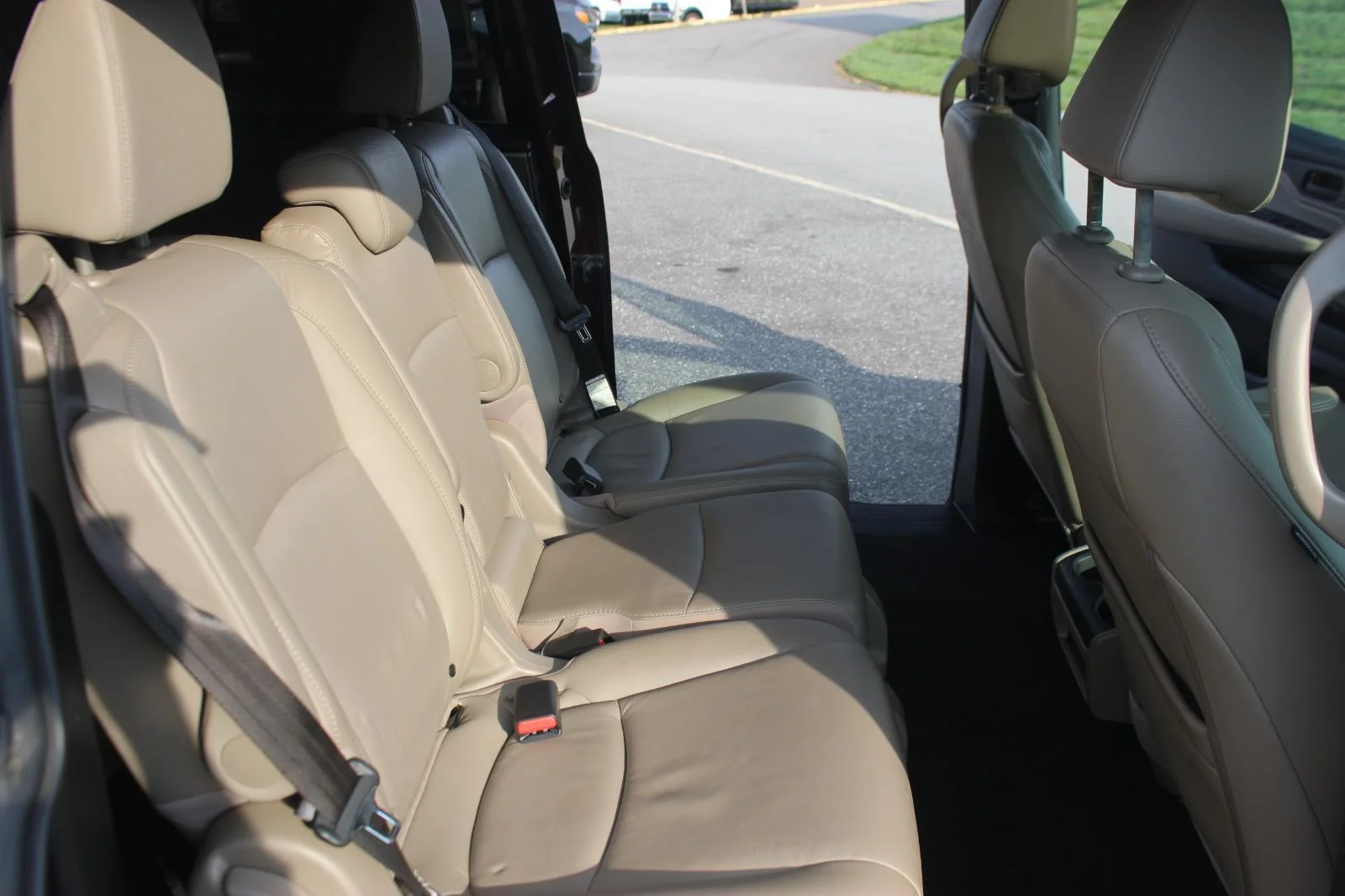 Used 2020 Burg Honda EX-L image 34